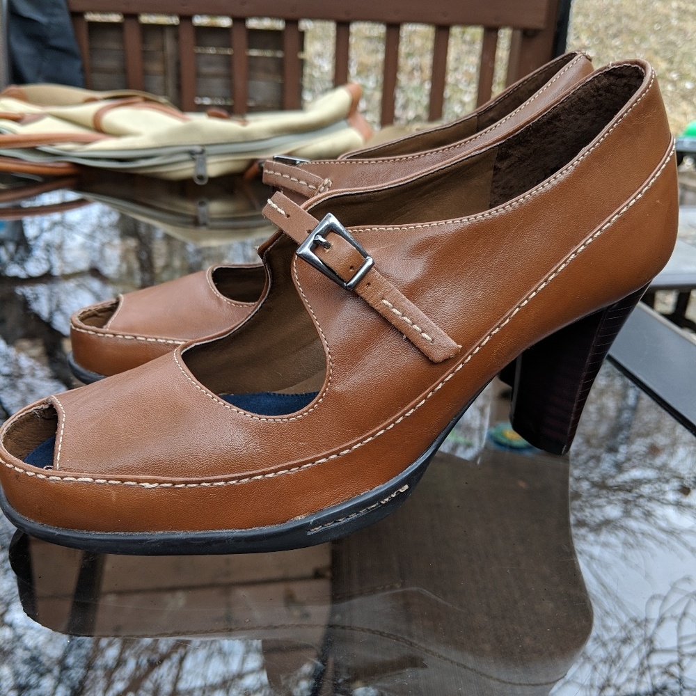Aerosoles Tan Leather Peek Toe Heels Size 5.5M NEW